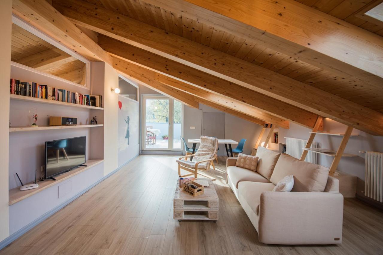 Loft 29 Mansardato Con Ampio Terrazzo Bussoleno Luaran gambar